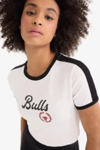 DeFacto NBA Chicago Bulls Slim Fit Slim Fit Crew Neck Athlete Ribbed Camisole Short Sleeve T-Shirt E2362AX - Image 7