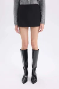 DeFacto Normal Waist Basic Plain Black Shorts Skirt - Image 4