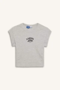 DeFacto NBA Los Angeles Lakers Standard Fit Crew Neck Embroidery Print Ribbed Camisole Short Sleeve T-Shirt E38 - Image 7
