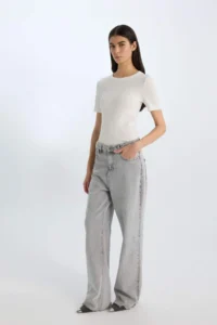 DeFacto Slim Fit Narrow Cut Crew Neck Basic Plain Ribbed Camisole Short Sleeve T-Shirt - Image 2