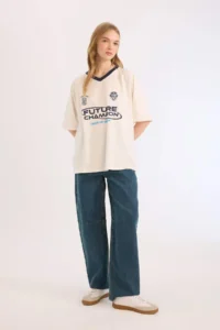 DeFacto Cool Oversize Wide Fit V-Neck Back Printed Short Sleeve T-Shirt - Image 2