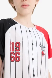DeFacto NBA Chicago Bulls V Neck Back Printed Short Sleeve T-Shirt Boy - Image 6