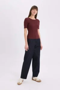 DeFacto Slim Fit Narrow Cut Crew Neck Basic Plain Ribbed Camisole Short Sleeve T-Shirt - Image 2