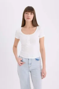 DeFacto Slim Fit Narrow Cut Round Neck Basic Plain Ribbed Camisole Short Sleeve White T-Shirt - Image 4