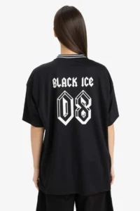 DeFacto AC/DC Oversize Wide Fit V-Neck Back Printed Short Sleeve T-Shirt - Image 6