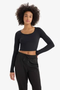 DeFacto Cropped Fit Crew Neck Sports Long Sleeve T-Shirt - Image 3
