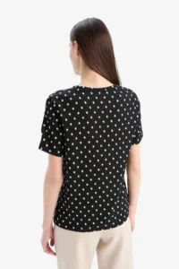 DeFacto Regular Fit Crew Neck Polka Dot Wrapped Short Sleeve T-Shirt - Image 6