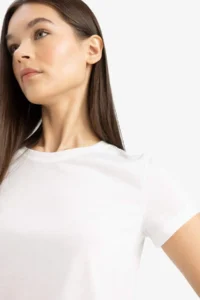 DeFacto Fitted Crew Neck Basic Plain Short Sleeve White T-Shirt - Image 4