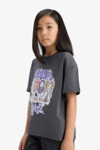 DeFacto Girl's Bratz Oversize Wide Fit Crew Neck Short Sleeve T-Shirt - Image 4