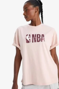 DeFacto 100% Cotton NBA Wordmark Oversize Wide Fit Crew Neck Athlete Short Sleeve T-Shirt - Image 3