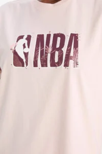 DeFacto 100% Cotton NBA Wordmark Oversize Wide Fit Crew Neck Athlete Short Sleeve T-Shirt - Image 7