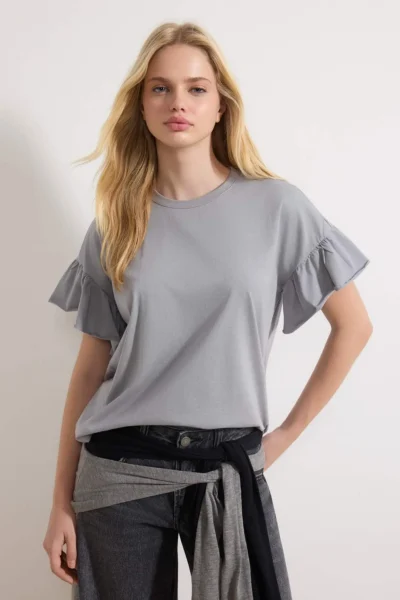 TRENDYOLMİLLA Gray 100% Cotton Ruffle Detailed Basic Crew Neck Knitting T-Shirt