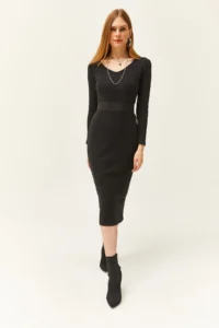 Olalook Women's Black Pool Neck Thick Ribbed Midi Dress - Image 3