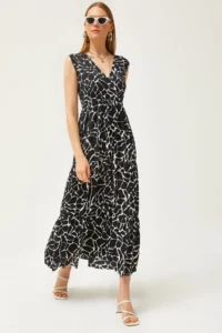 Olalook Women's Black Double Breasted Collar Patterned Maxi Knitted Dress