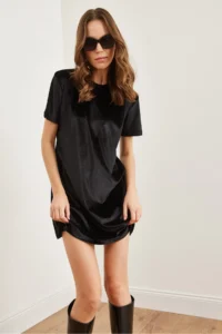 Olalook Women's Black Crew Neck Basic Mini Velvet Dress - Image 4