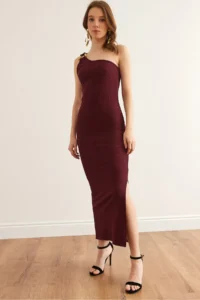 Olalook Women's Burgundy One Shoulder Accessory Detailed Corduroy Midi Dress