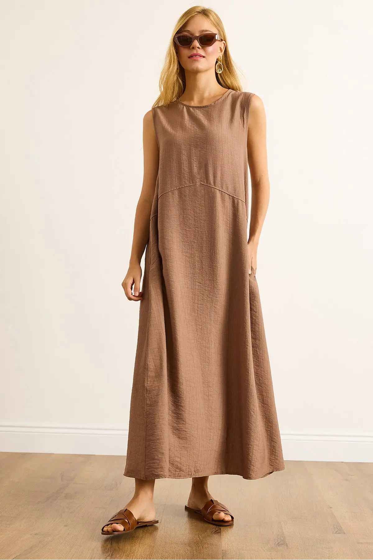 ELB-19002525-BROWN_1