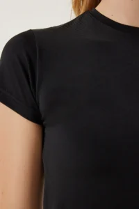 Happiness İstanbul Women's Black Crew Neck Basic Sandy T-Shirt - Image 5