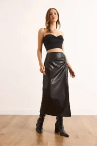 Olalook Women's Black Zippered Drape Detailed Slit Faux Leather Skirt with Fur Inside - Image 4