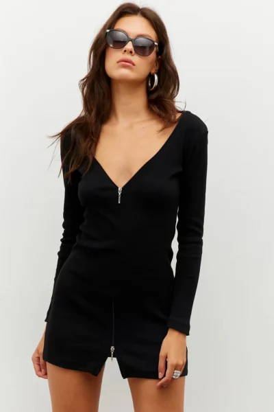 EY2530-BLACK_1