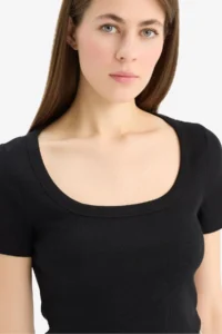 DeFacto Slim Fit Narrow Cut Crew Neck Basic Plain Ribbed Camisole Short Sleeve Black T-Shirt - Image 4