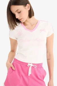 DeFacto Cool Fitted V-Neck Printed Ribbed Short Sleeve White T-Shirt - Image 4