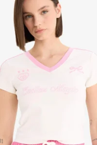 DeFacto Cool Fitted V-Neck Printed Ribbed Short Sleeve White T-Shirt - Image 7