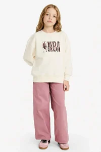 DeFacto NBA Oversize Wide Fit Crew Neck Sweatshirt Girls - Image 2