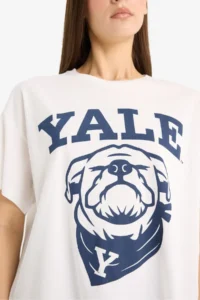 DeFacto Yale University Oversize Wide Fit Crew Neck Printed Short Sleeve T-Shirt - Image 6