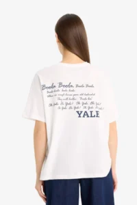 DeFacto Yale University Oversize Wide Fit Crew Neck Printed Short Sleeve T-Shirt - Image 7