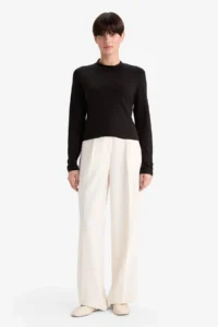 DeFacto Crew Neck Long Sleeve Top - Image 2