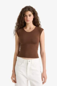 DeFacto Fitted Round Neck Basic Plain Short Sleeve T-Shirt - Image 4