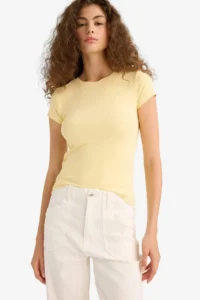 DeFacto Slim Fit Narrow Cut Crew Neck Basic Plain Short Sleeve T-Shirt - Image 3
