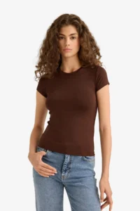 DeFacto Slim Fit Narrow Cut Crew Neck Basic Plain Short Sleeve T-Shirt - Image 3