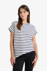 DeFacto 100% Cotton Asymmetrical Crew Neck Striped T-Shirt - Image 3