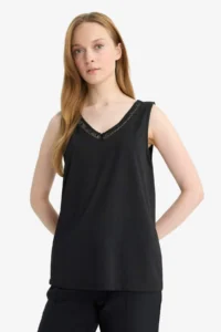 DeFacto Lace Detailed V-neck Tank Top - Image 3