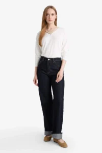 DeFacto Regular Fit V-neck Long Sleeve T-Shirt - Image 2
