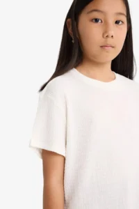DeFacto Oversize Wide Fit Crew Neck Short Sleeve T-Shirt Girls - Image 4