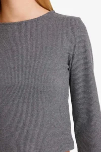 DeFacto Fitted Crew Neck Ribbed Camisole Long Sleeve T-Shirt - Image 4