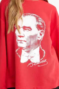 DeFacto Oversize Wide Fit Crew Neck Ataturk Printed Thick Long Sleeve T-Shirt - Image 4