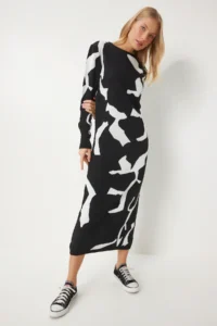 Happiness İstanbul Women's Black and White Patterned Long Knitwear Dress - Image 3