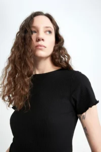 DeFacto Fitted Crew Neck Ribbed Camisole Basic Plain Short Sleeve T-Shirt K7064az23sm - Image 4