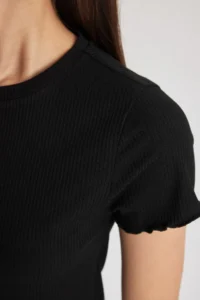 DeFacto Fitted Crew Neck Ribbed Camisole Basic Plain Short Sleeve Black T-Shirt K7064az24sm - Image 5