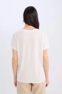 DeFacto Traditional Regular Fit Glitter Detailed Short Sleeve T-Shirt - Image 6