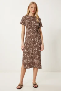 Happiness İstanbul Women's Brown Bone Patterned Summer Crinkle Knitted Dress - Image 2