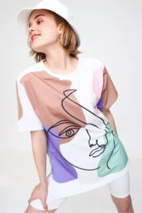 Trend Alaçatı Stili Women's Powder Crew Neck Digital Printed Side Slit Sweatshirt - Image 5