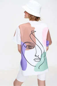 Trend Alaçatı Stili Women's Powder Crew Neck Digital Printed Side Slit Sweatshirt - Image 7
