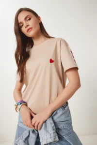Happiness İstanbul Women's Biscuit Heart Embroidered Cotton Knitted T-Shirt - Image 3