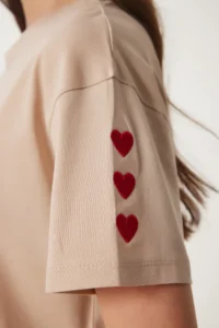 Happiness İstanbul Women's Biscuit Heart Embroidered Cotton Knitted T-Shirt - Image 7