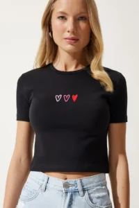 Happiness İstanbul Women Black Heart Embroidered Crop Knitting T-Shirt